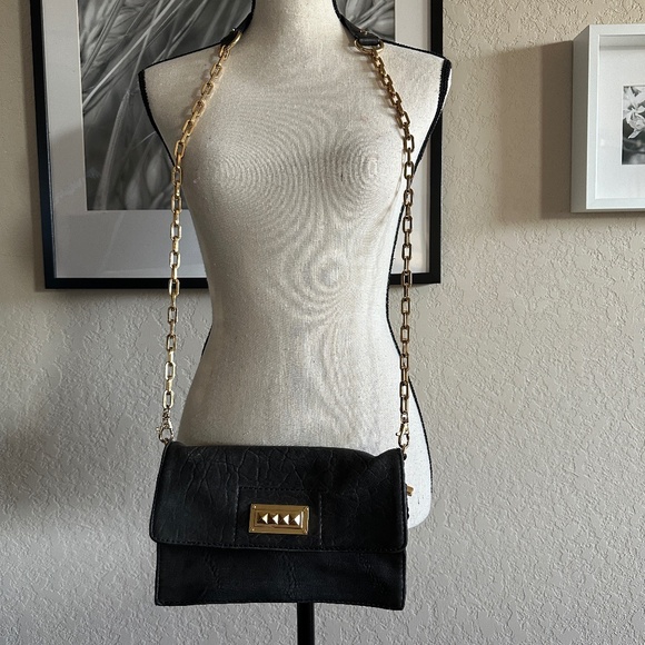 Tory Burch Handbags - Tory Burch Soft Leather Crossbody Bag Gold CHain Strap